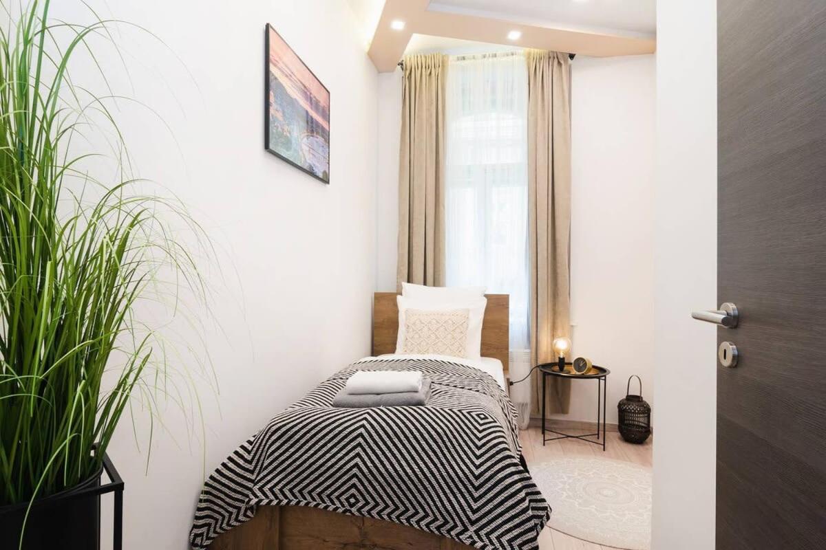 Perfect Place In The Heart Of Downtown Budapest Extérieur photo